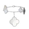 Bracelet Van Cleef 
Arpels Magic Alhambra en or blanc, nacre et calcédoine - 00pp thumbnail