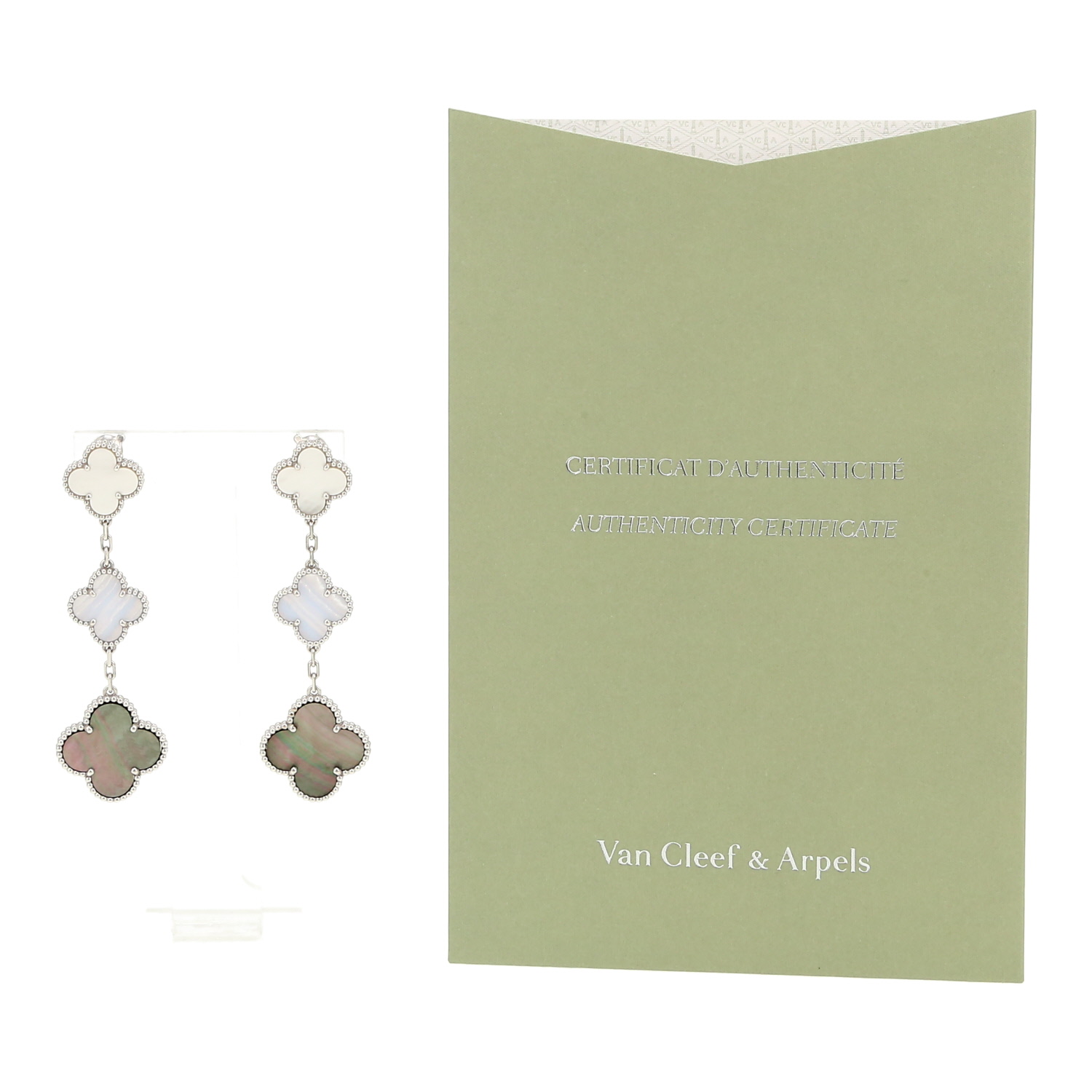 Van Cleef & Arpels Vintage Alhambra pendants earrings in white gold, mother of pearl and chalcedony - Detail D2