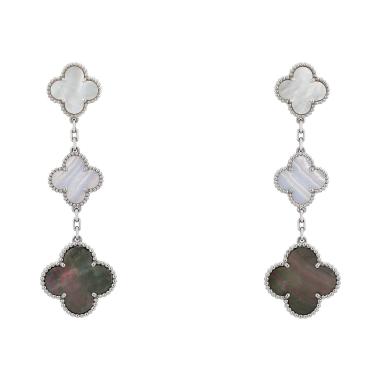 Paire de pendants d'oreilles Van Cleef & Arpels Vintage Alhambra en or blanc, nacre et calcédoine