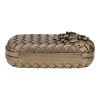 Bolsito de mano Bottega Veneta  Knot en cuero trenzado bronce - Detail D1 thumbnail