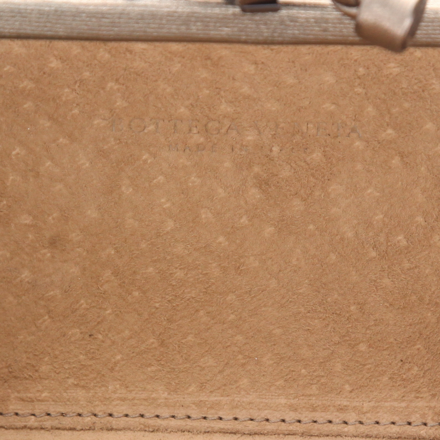 Pochette Bottega Veneta  Knot en cuir tressé bronze - Detail D2