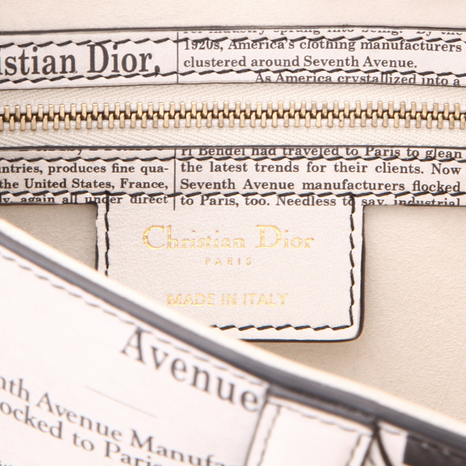 Dior  Saddle handbag  in white and black leather - Detail D2