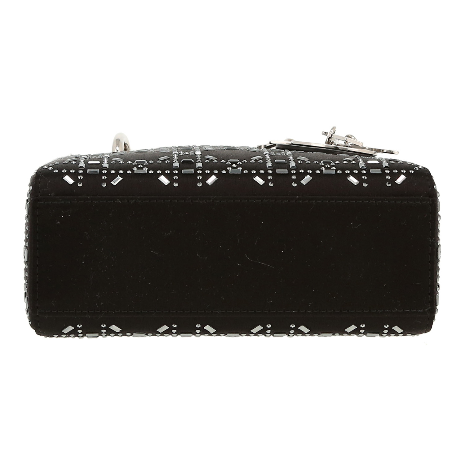 Bolso bandolera Dior  Lady Dior mini  en satén negro - Detail D1