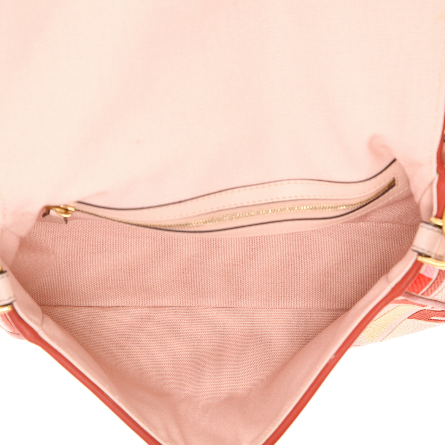 Bolso de mano Fendi  Baguette en lona monogram rosa y roja - Detail D3