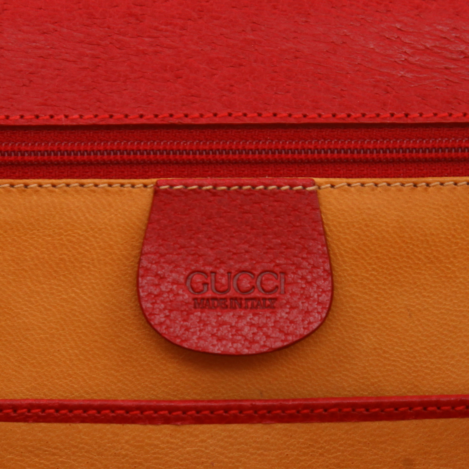 Sac bandoulière Gucci  Bamboo grand modèle  en cuir de Pecari rouge et bambou - Detail D2
