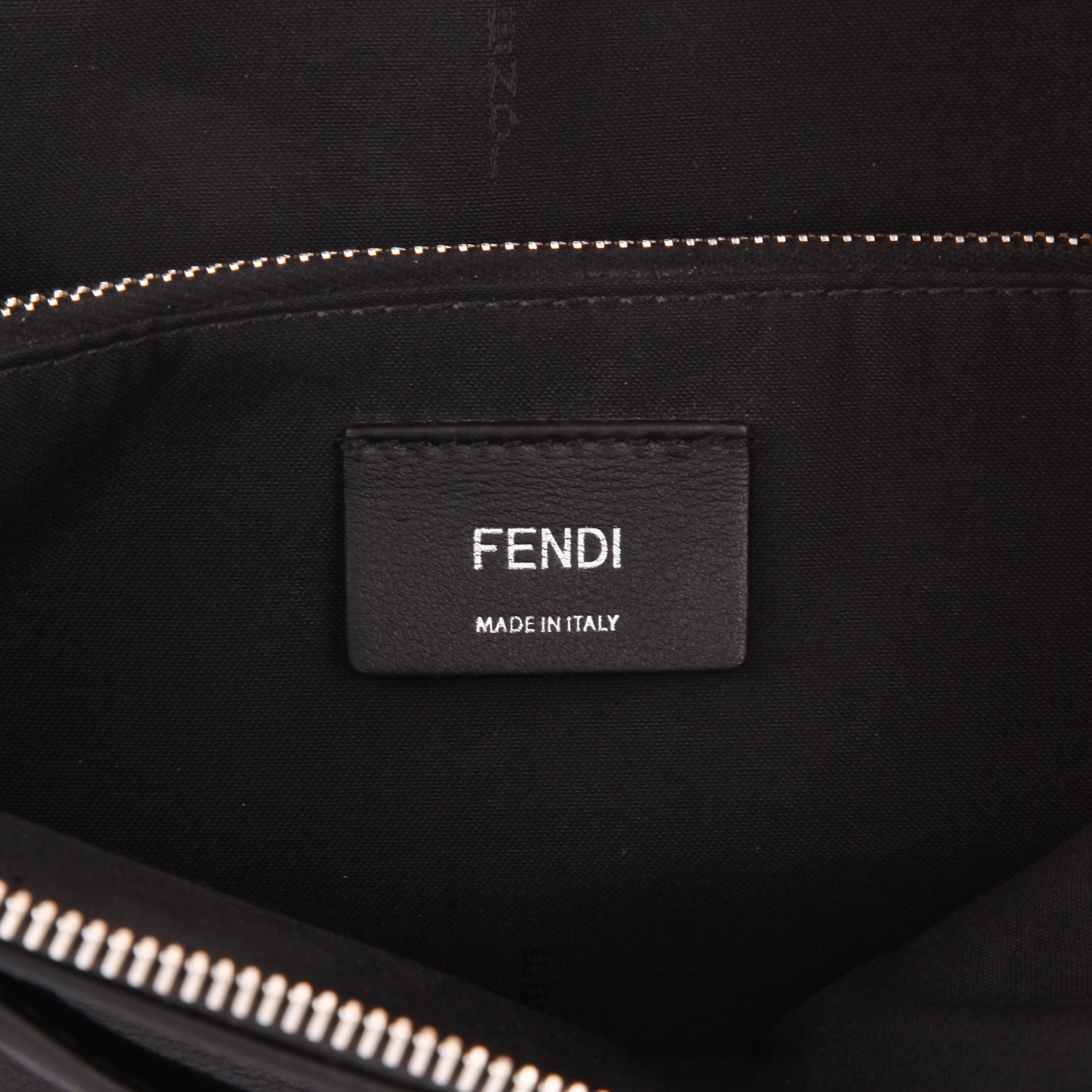 Sac bandoulière Fendi  By the way en cuir noir - Detail D2