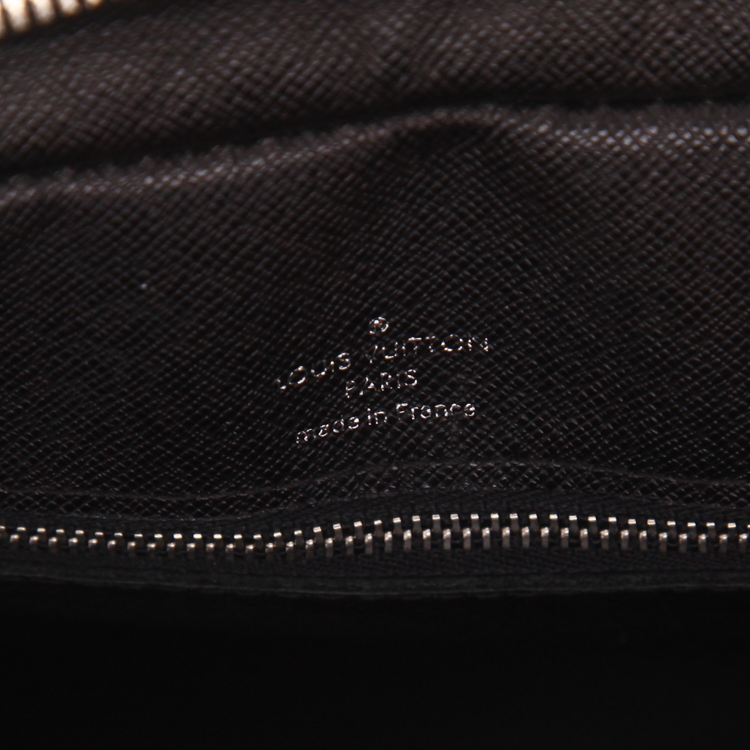 Porte-documents Louis Vuitton   en cuir épi noir - Detail D2