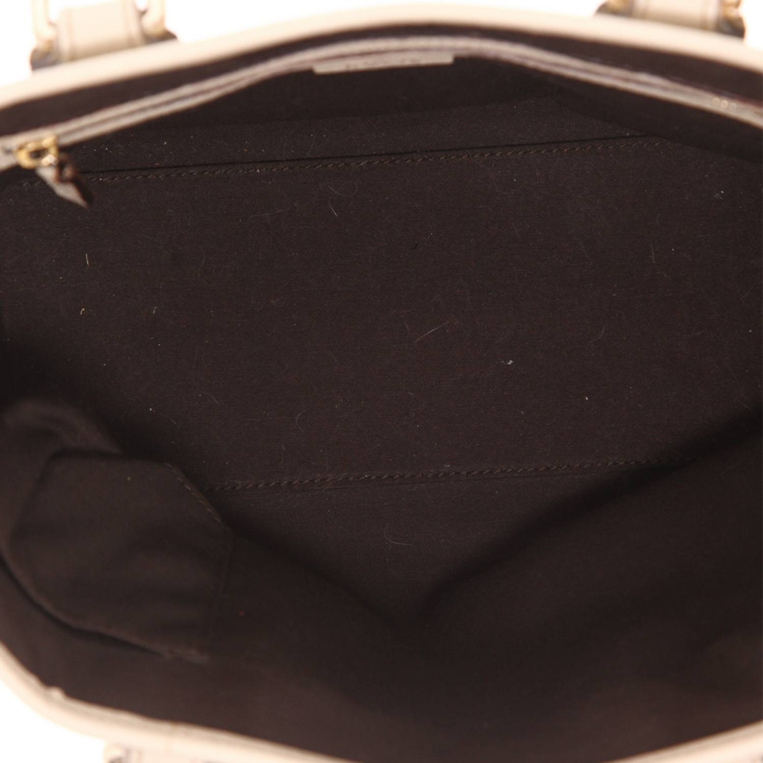 Bolso de mano Gucci   en cuero granulado color crema - Detail D3