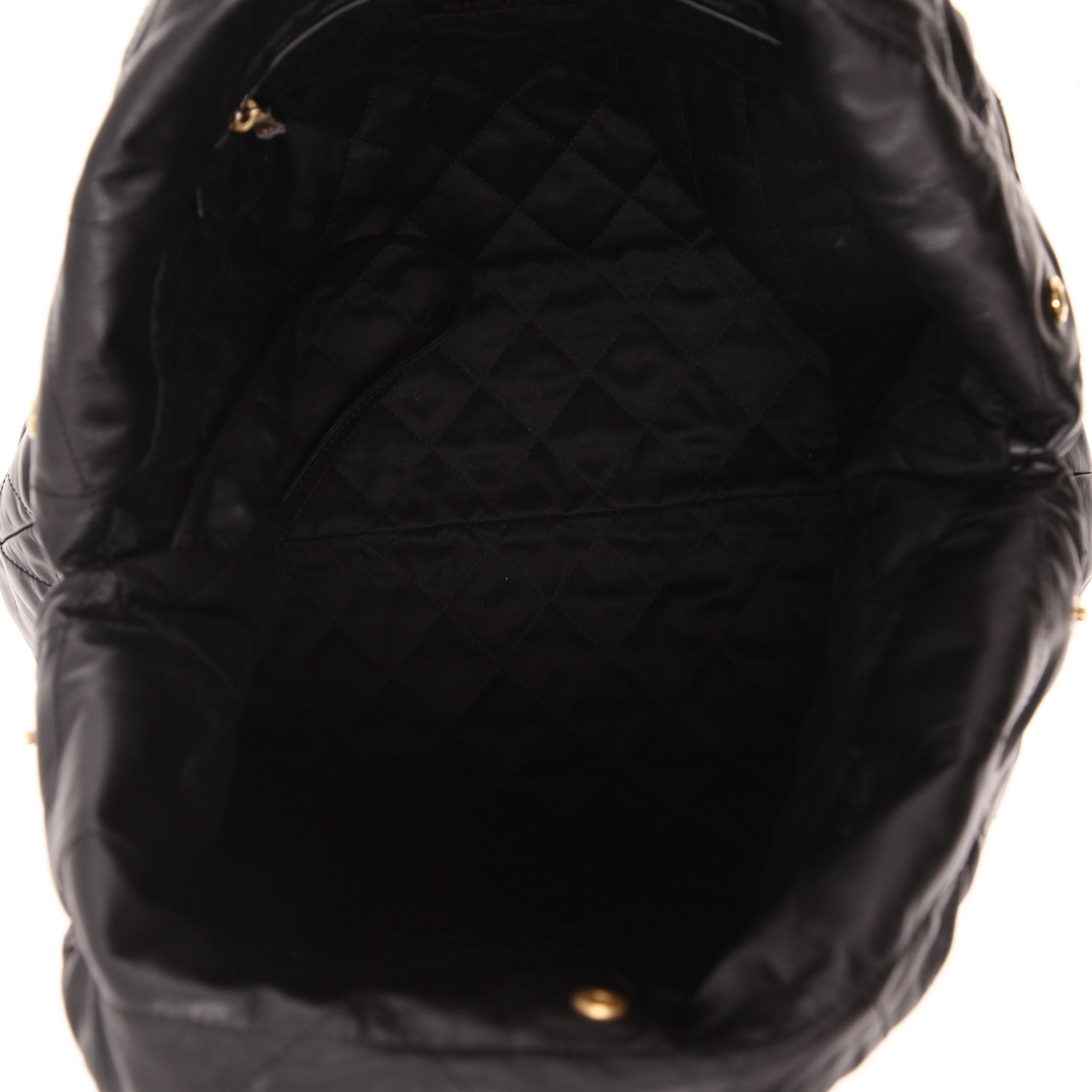 Bolso Cabás Chanel  22 en cuero acolchado negro - Detail D3