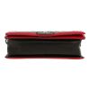 Sac bandoulière Chanel  Boy en cuir matelassé bicolore noir et rouge - Detail D1 thumbnail