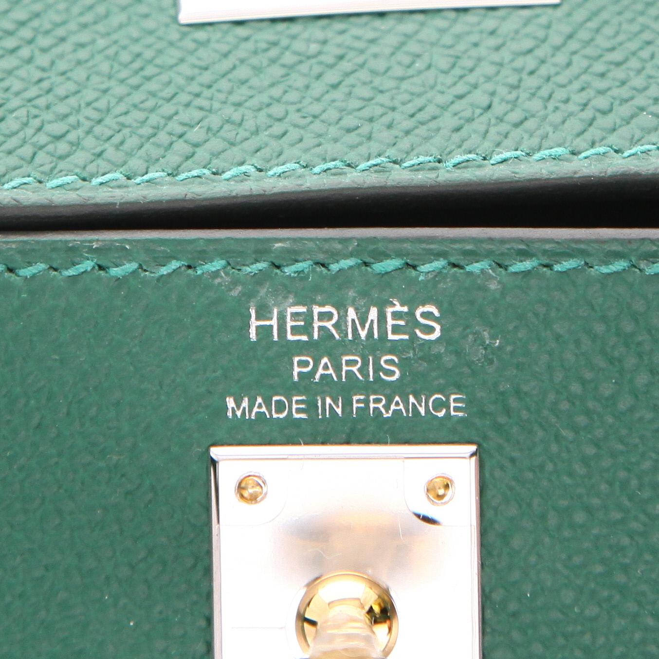 Sac à main Hermès  Kelly 25 cm en cuir epsom vert - Detail D2