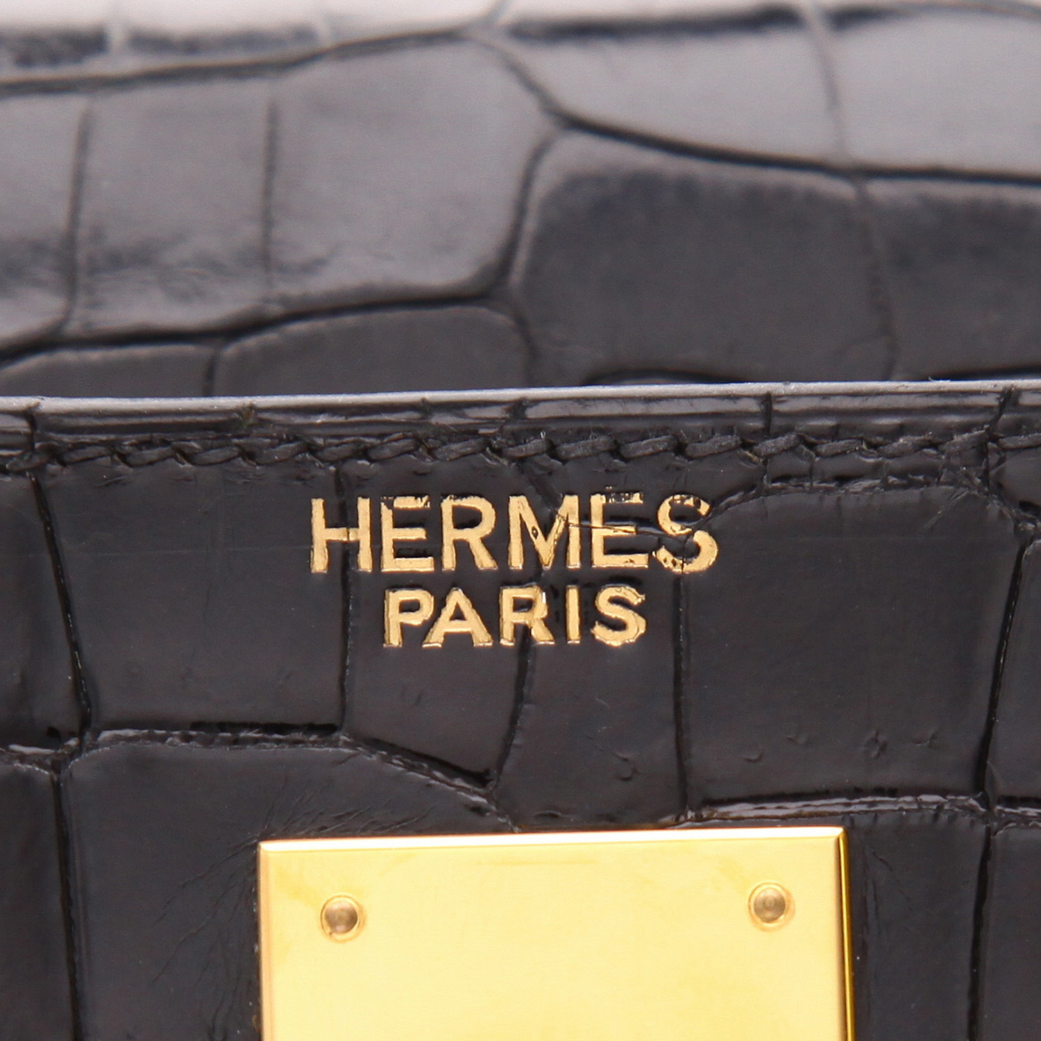 Bolso de mano Hermès  Kelly 32 cm en cocodrilo porosus negro - Detail D2