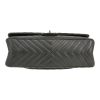 Chanel  2.55 shoulder bag  in grey quilted iridescent leather - Detail D1 thumbnail