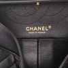 Chanel  2.55 shoulder bag  in grey quilted iridescent leather - Detail D2 thumbnail