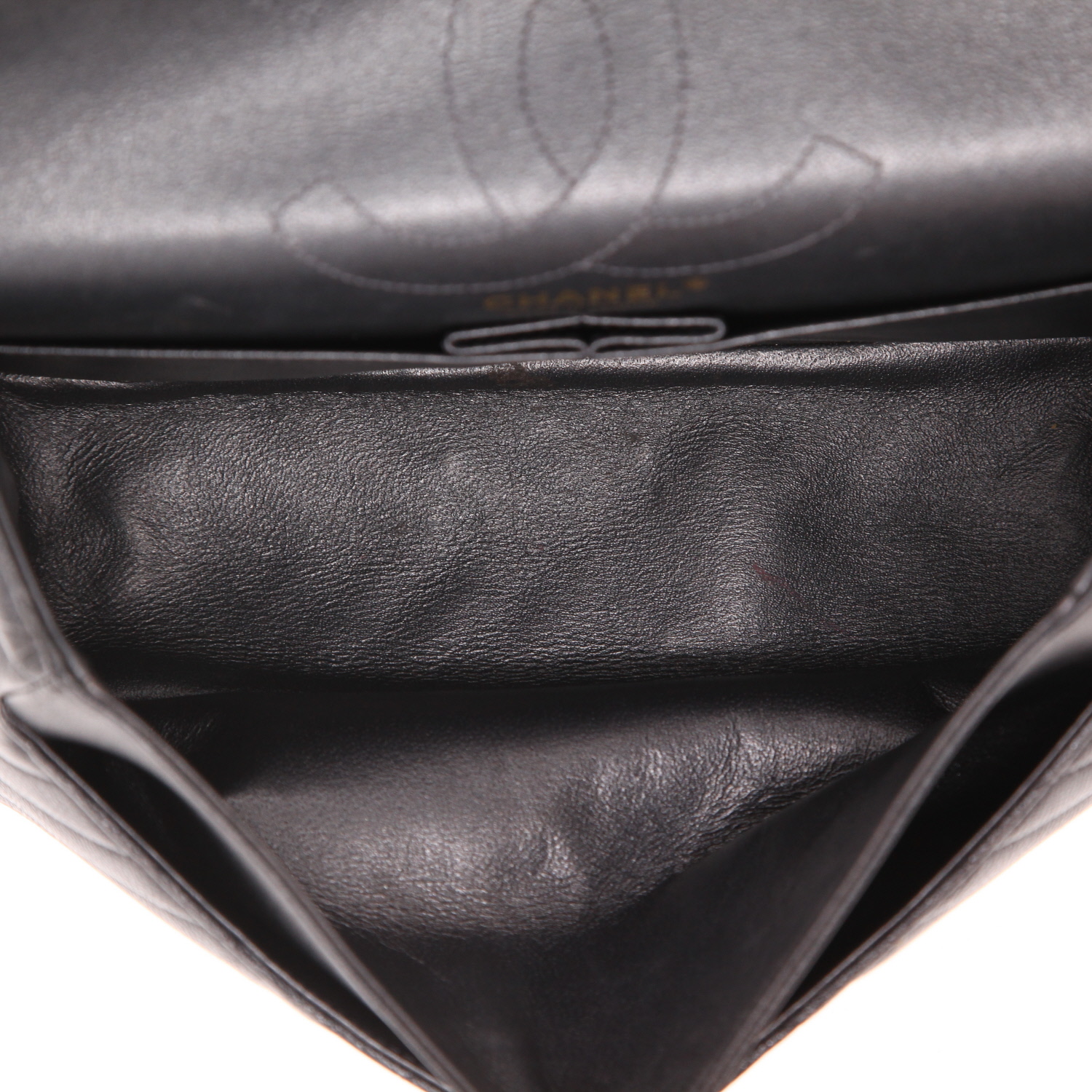 Chanel  2.55 shoulder bag  in grey quilted iridescent leather - Detail D3