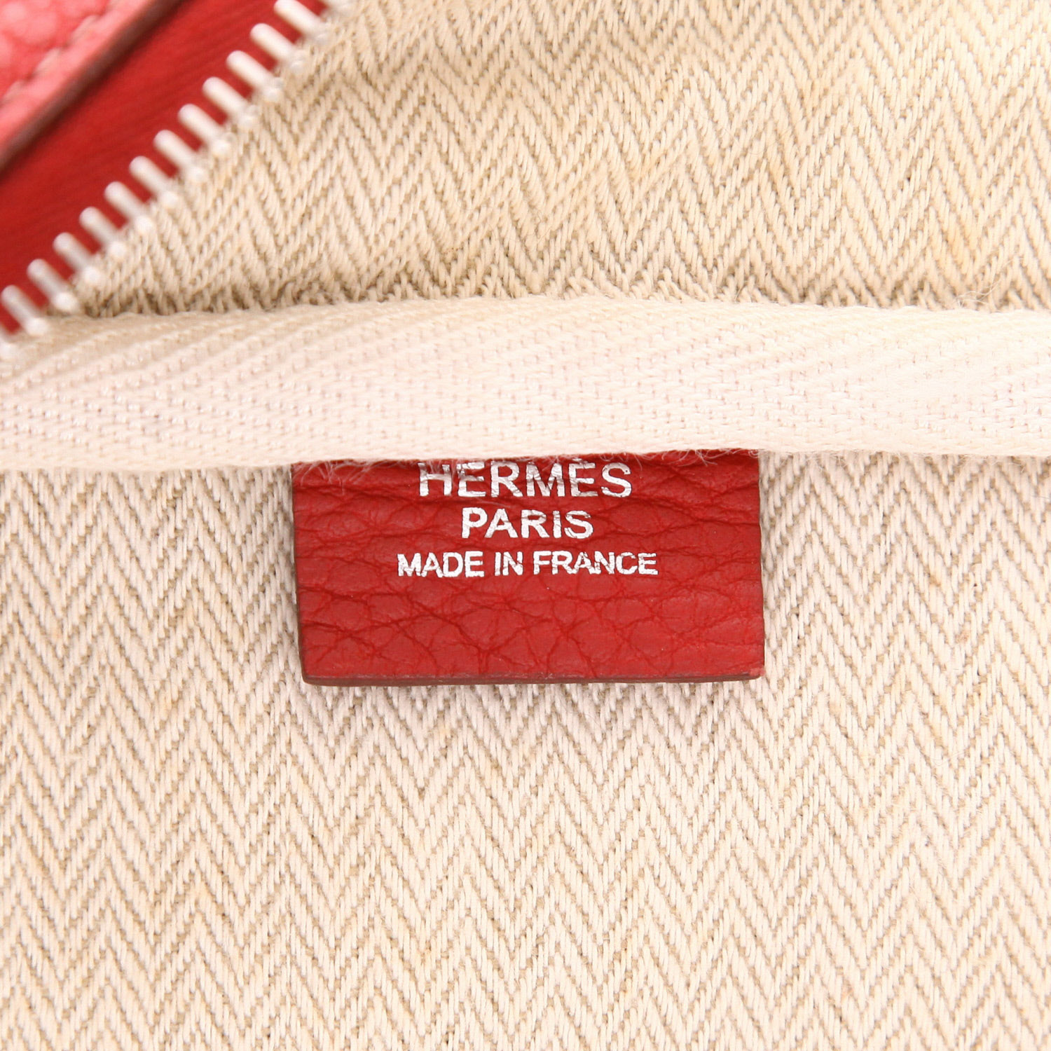 Sac à main Hermès  Victoria en cuir togo rouge - Detail D2