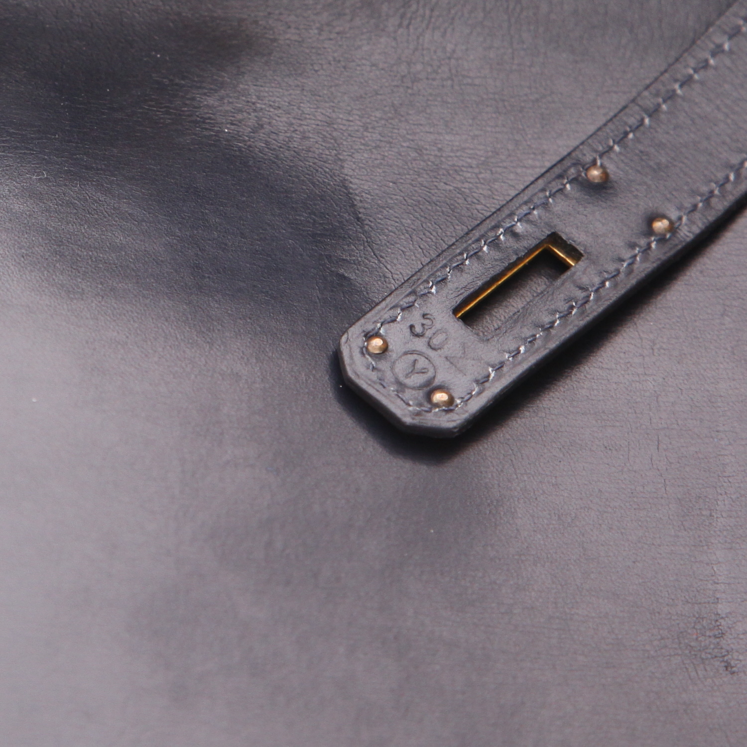 Sac à main Hermès  Kelly 28 cm en cuir box bleu-marine - Detail D3