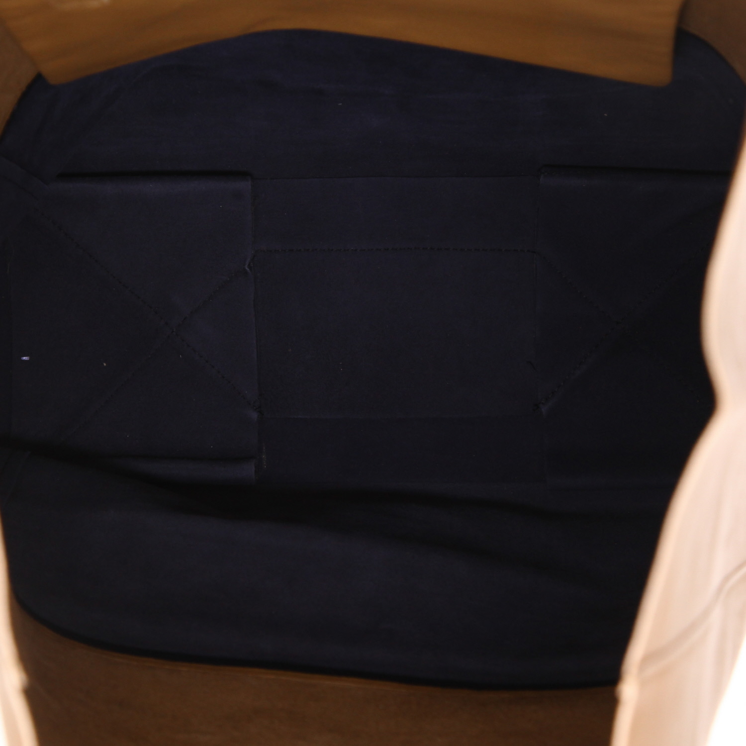 Sac cabas Celine  Vertical en cuir beige et bleu-marine - Detail D3