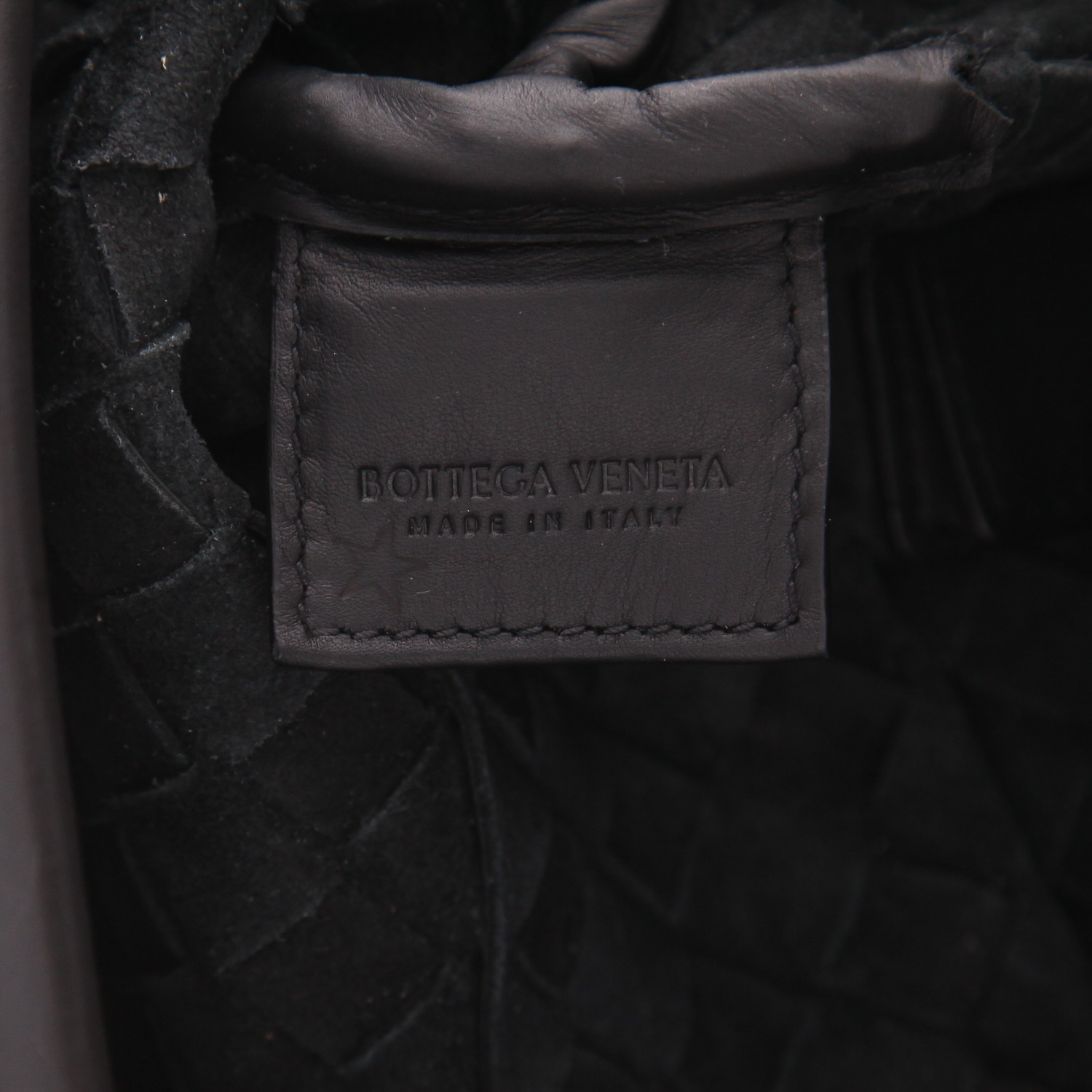 Borsa a tracolla Bottega Veneta  Pouch in pelle intrecciata nera - Detail D2