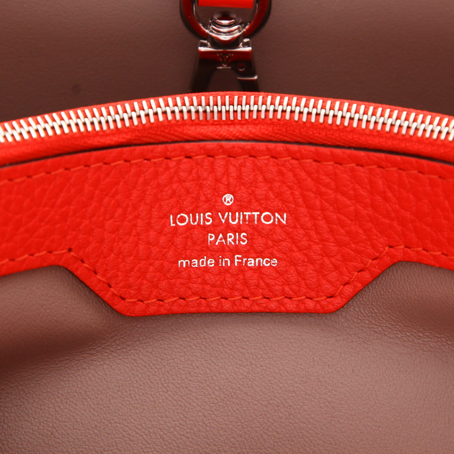 Borsa Louis Vuitton  Capucines in pelle taurillon clemence rossa - Detail D2
