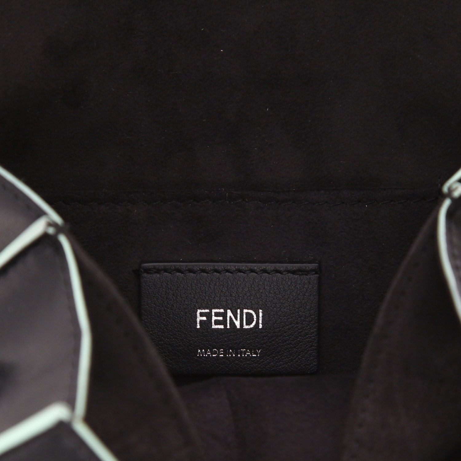 Fendi  Kan I shoulder bag  in black and green leather - Detail D2