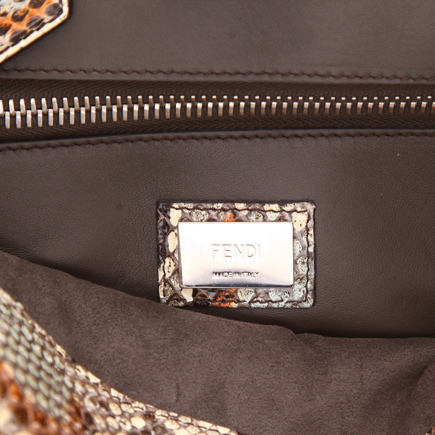 Sac à main Fendi  Peekaboo en python beige rouge et vert - Detail D2