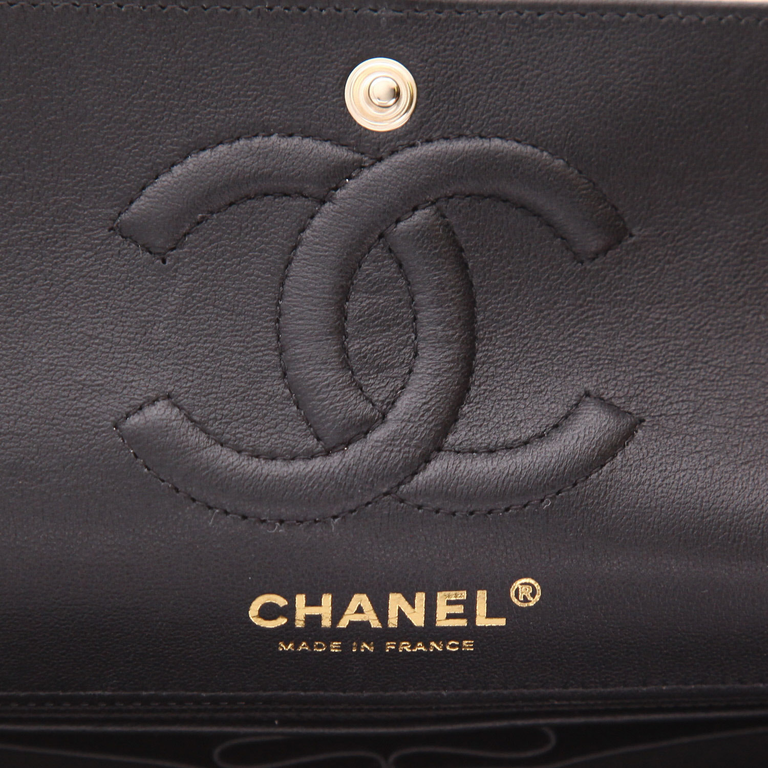 Sac à main Chanel  Timeless en cuir bicolore noir et blanc - Detail D2