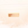 Sac bandoulière Chanel  Mini Timeless en cuir matelassé blanc et fourrure blanche - Detail D3 thumbnail