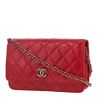 Chanel  Wallet on Chain shoulder bag  in red patent quilted leather - 00pp thumbnail