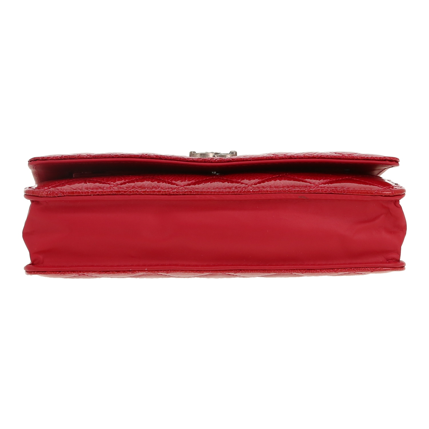 Bolso bandolera Chanel  Wallet on Chain en charol acolchado rojo - Detail D1