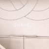 Chanel  2.55 shoulder bag  in silver quilted leather - Detail D2 thumbnail