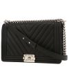Sac bandoulière Chanel  Boy en cuir matelassé chevrons noir - 00pp thumbnail