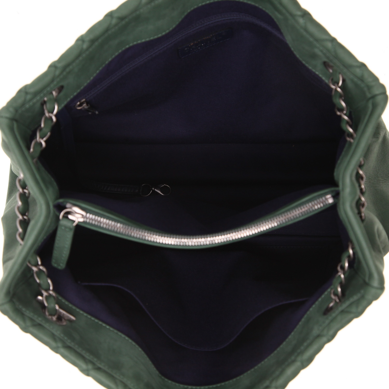 Bolso de shopping Chanel   en cuero acolchado verde - Detail D3