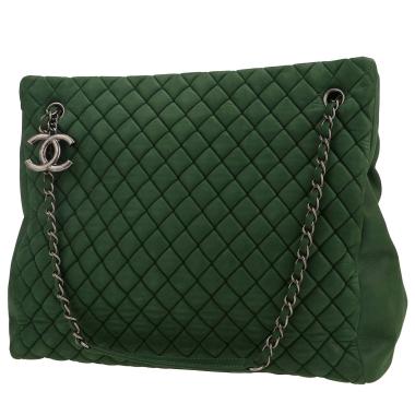 Sac shopping Chanel   en cuir matelassé vert