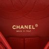 Chanel  2.55 shoulder bag  in red quilted leather - Detail D2 thumbnail