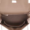 Sac à main Hermès  Kelly 25 cm en cuir epsom étoupe - Detail D3 thumbnail