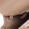 Sac à main Hermès  Kelly 25 cm en cuir epsom étoupe - Detail D4 thumbnail