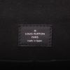 Sac à main Louis Vuitton  Cluny en cuir épi noir - Detail D2 thumbnail