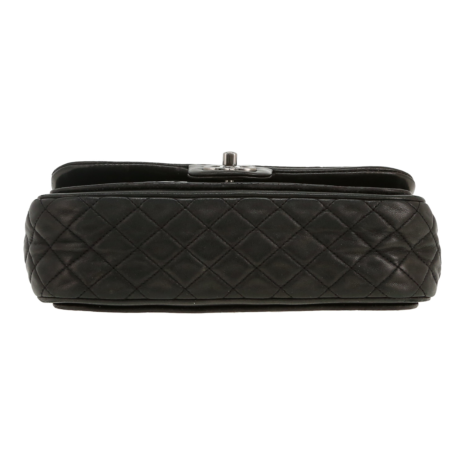 Chanel  Timeless shoulder bag  in black patent quilted leather - Detail D1