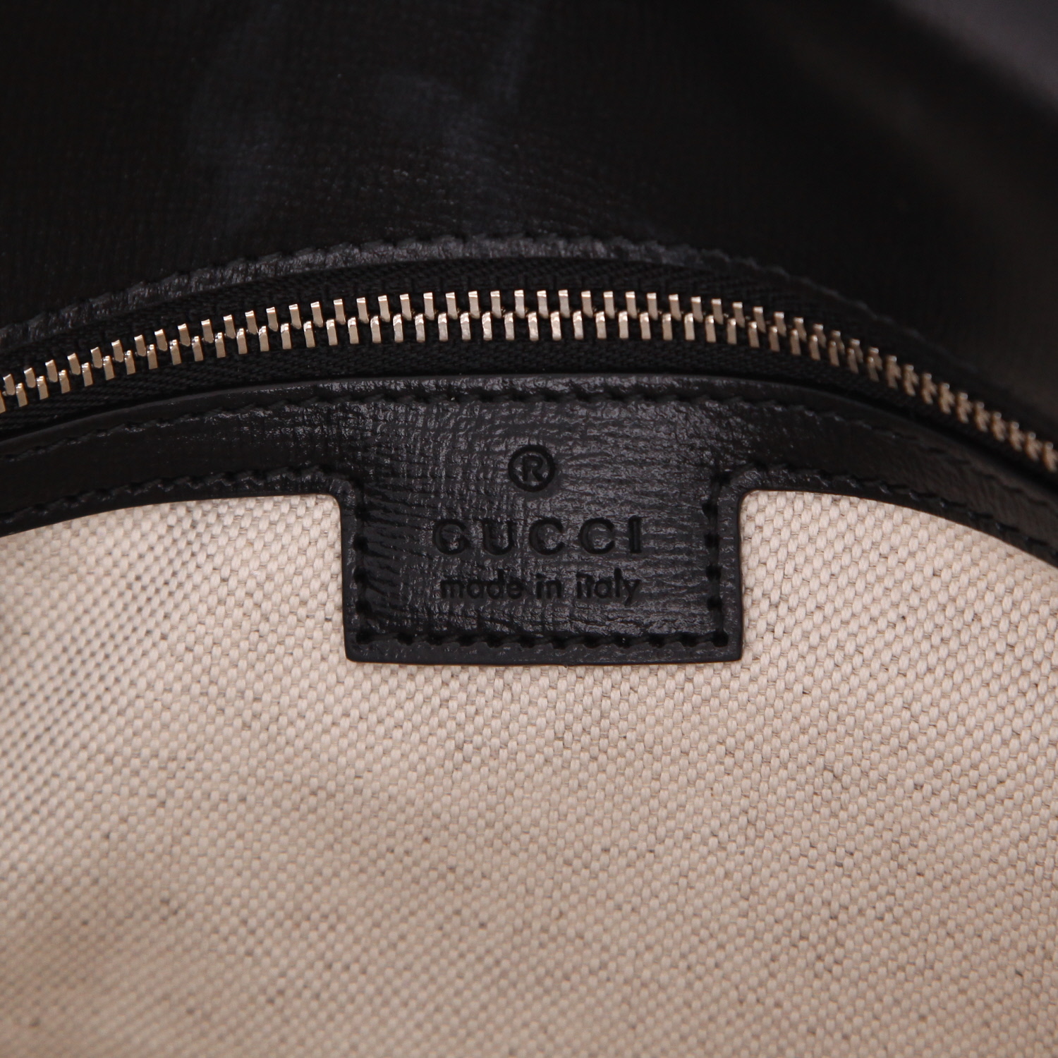 Bolso para llevar al hombro Gucci  1955 Horsebit en cuero negro - Detail D2