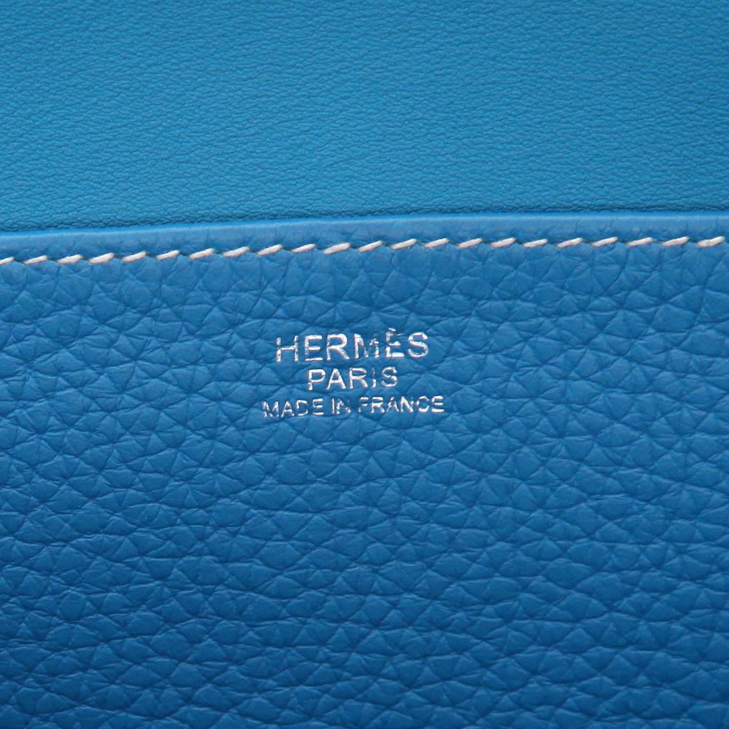 Bolso de mano Hermès «Halzan» de piel de ternero «Clémence» en Bleu Zanzibar - Detail D2