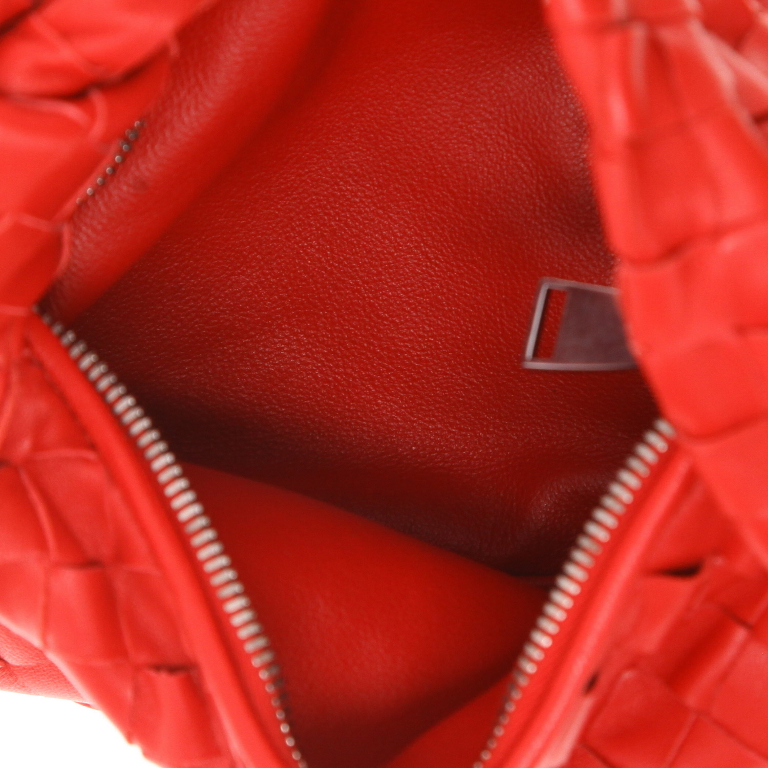 Bottega Veneta  Mini Jodie handbag  in red intrecciato leather - Detail D3