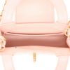Sac bandoulière Chanel  Micro Shopping en cuir matelassé rose - Detail D3 thumbnail