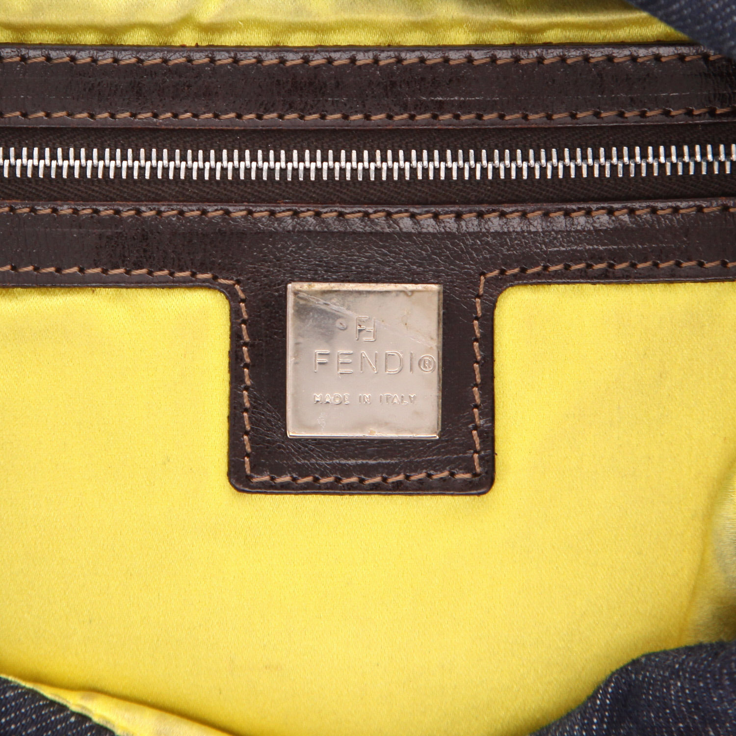 Sac à main Fendi  Mamma Baguette en toile denim bleue - Detail D2