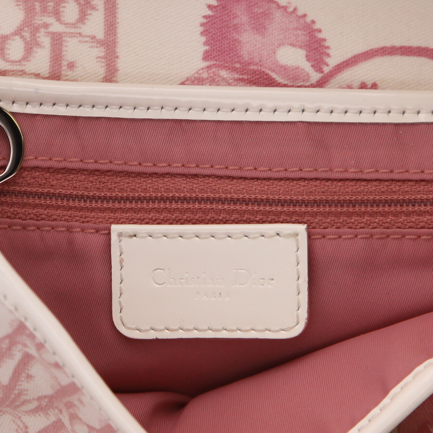 Sac à main Dior  Saddle en toile blanche et rose - Detail D2