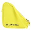 Borsa a tracolla Balenciaga  Triangle Duffle modello piccolo  in pelle gialla - 00pp thumbnail