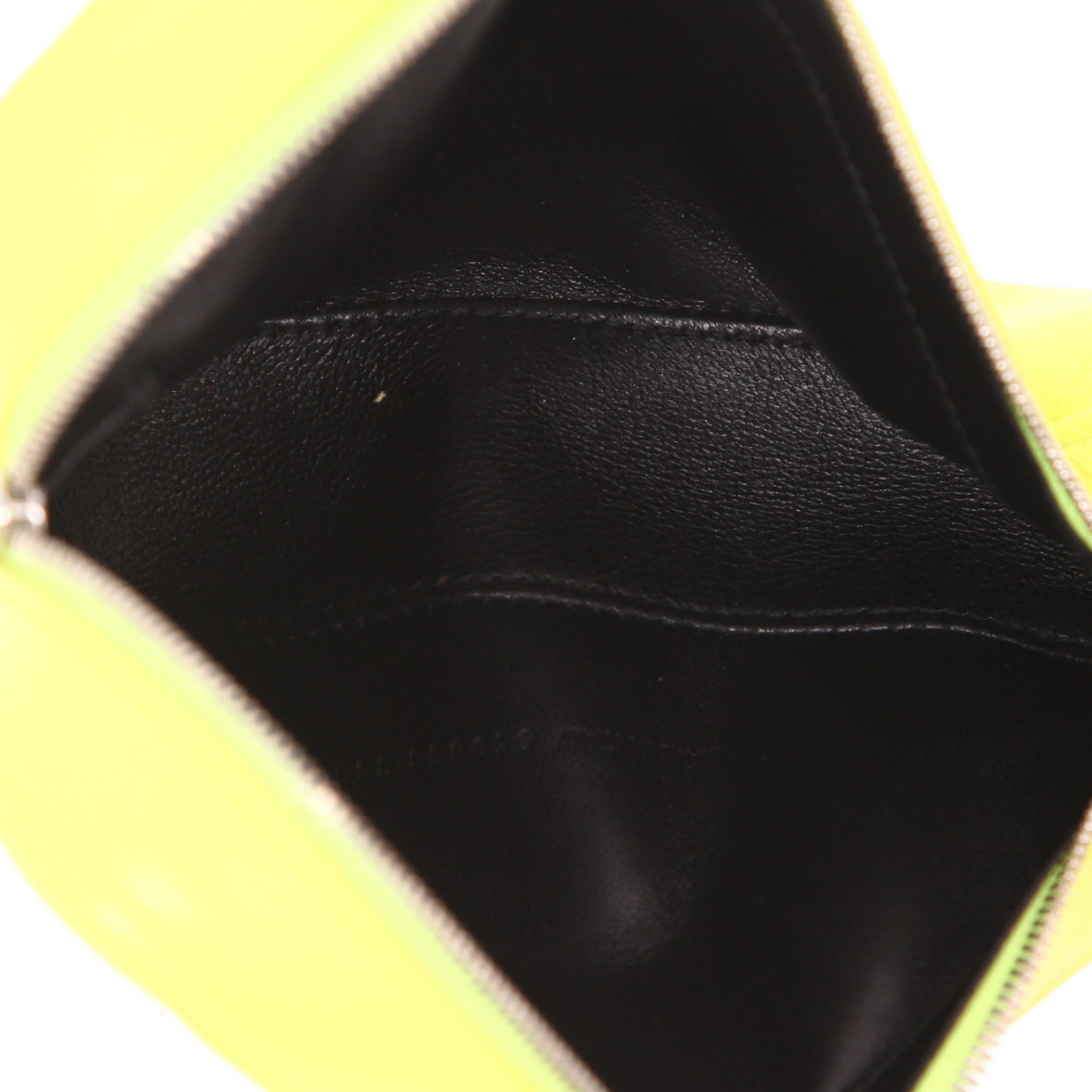 Sac bandoulière Balenciaga  Triangle Duffle petit modèle  en cuir jaune - Detail D3