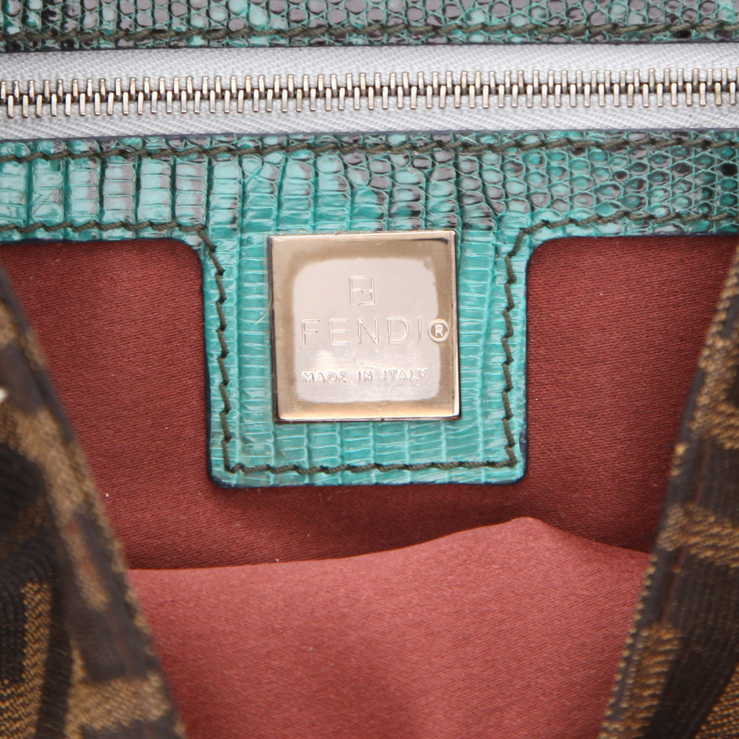 Fendi  Baguette handbag  in brown logo canvas  and green lizzard - Detail D2