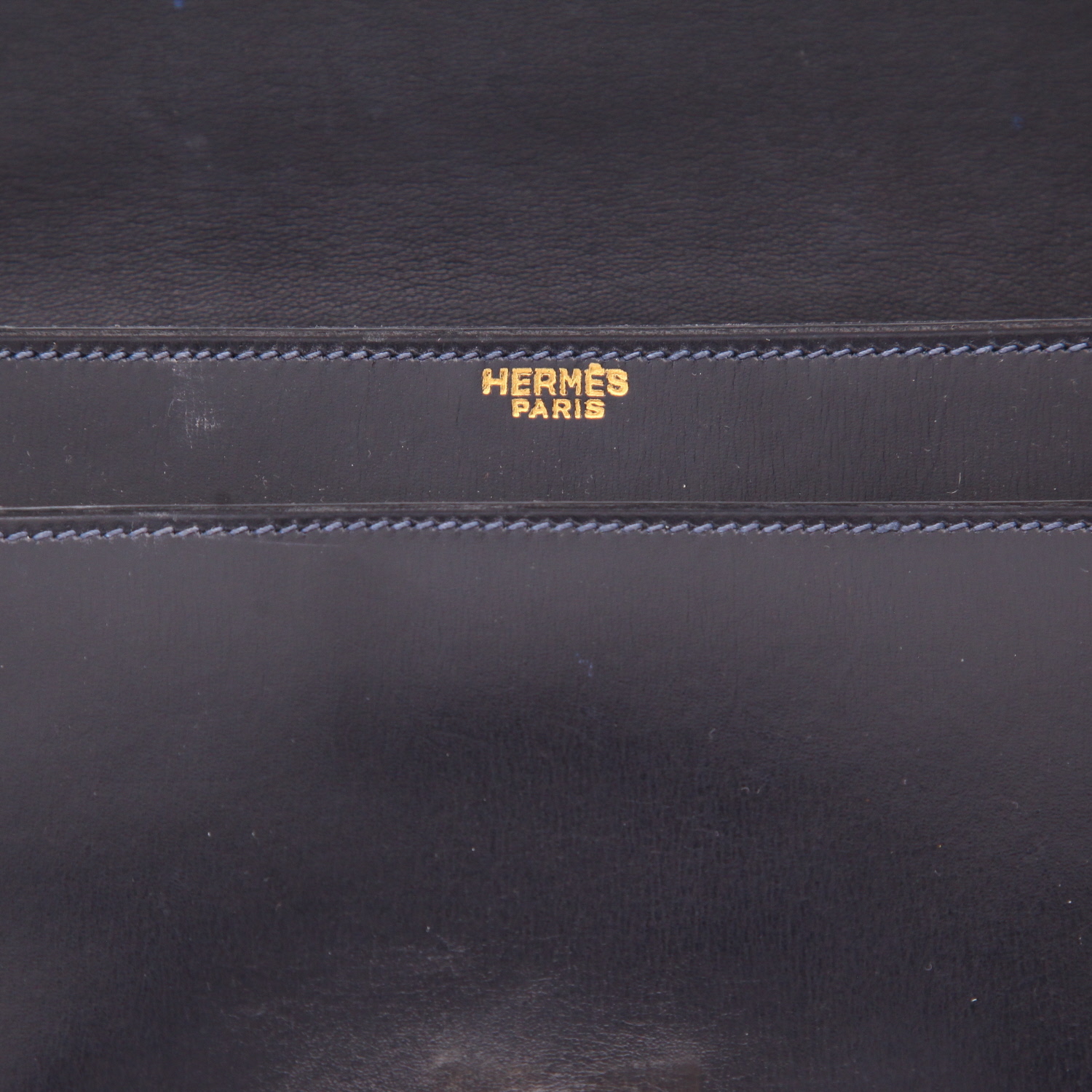 Bolso de mano Hermès  Vintage en cuero box azul marino - Detail D2
