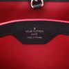 Louis Vuitton  Capucines BB handbag  in grey leather taurillon clémence  and fuchsia piping - Detail D2 thumbnail